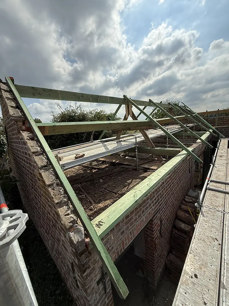 renovation toiture ferme avant